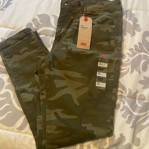 Camo Levi’s